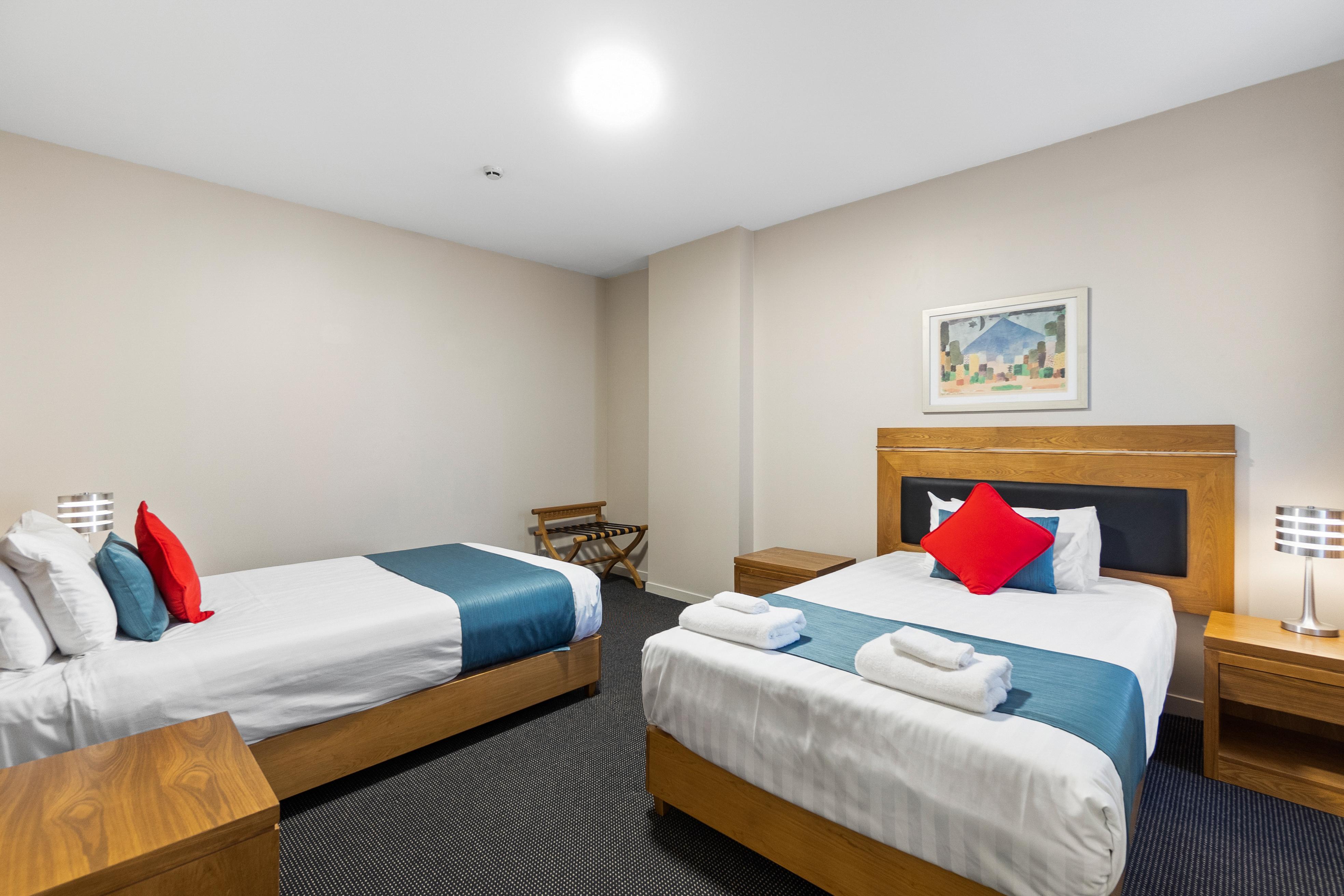 Ramada By Wyndham, Hamilton City Center Exterior foto
